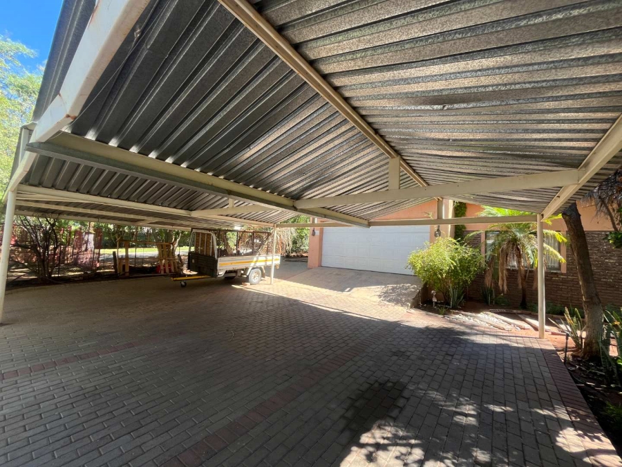 4 Bedroom Property for Sale in Die Rand Northern Cape